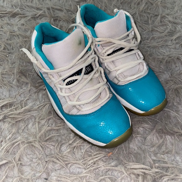 JORDAN 11 RETRO LOW AQUA SAFARI GS - Picture 1 of 3